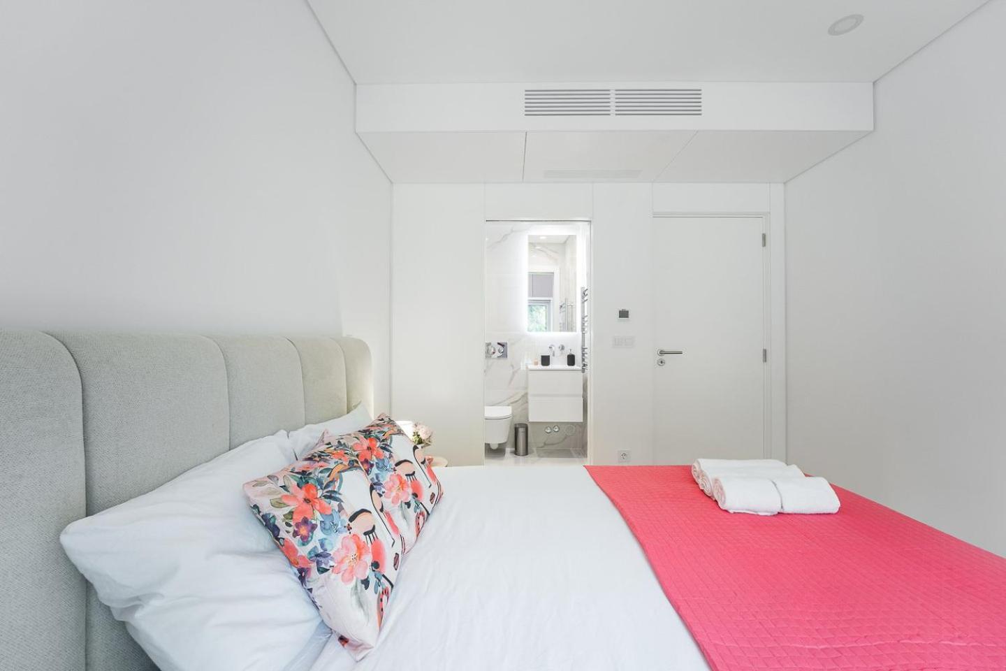 Guestready - Majestic Riverside Terrace In Coimbra Appartement Buitenkant foto