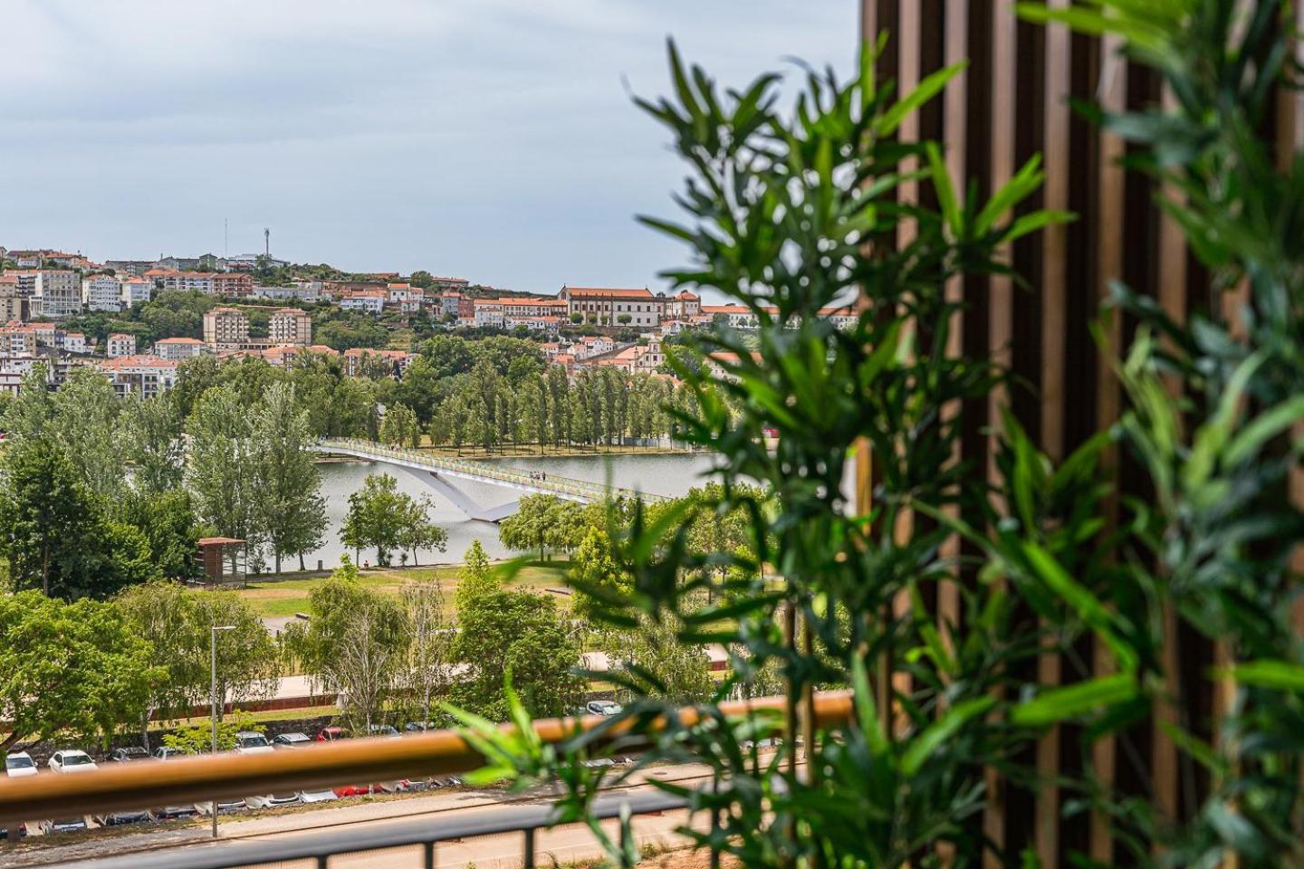 Guestready - Majestic Riverside Terrace In Coimbra Appartement Buitenkant foto